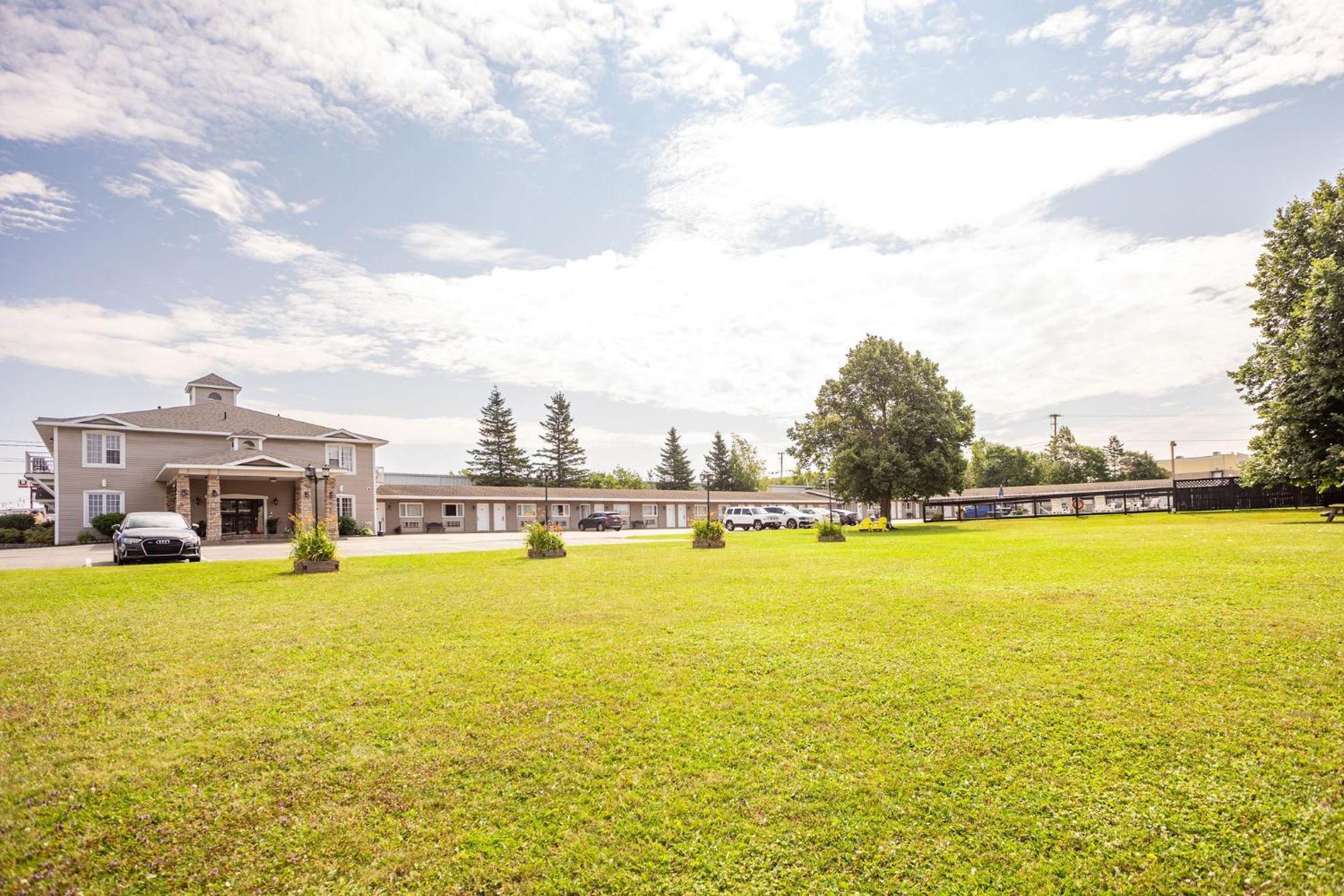 Canadas Best Value Inn & Suites-Charlottetown Extérieur photo