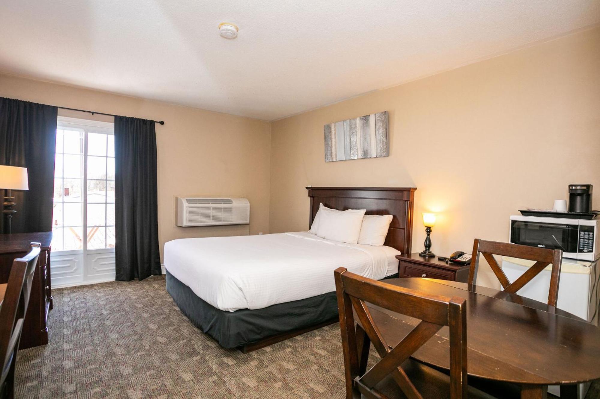 Canadas Best Value Inn & Suites-Charlottetown Extérieur photo