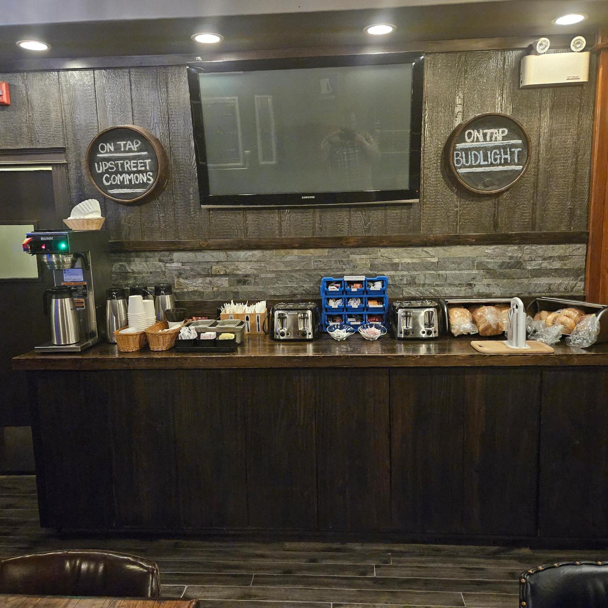 Canadas Best Value Inn & Suites-Charlottetown Extérieur photo